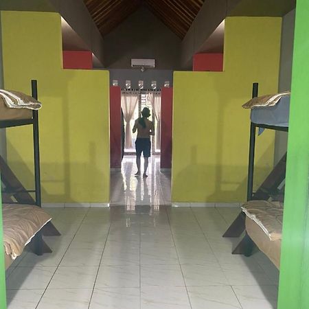 Paca'S Reggae Bar & Hostel Ambat Екстериор снимка